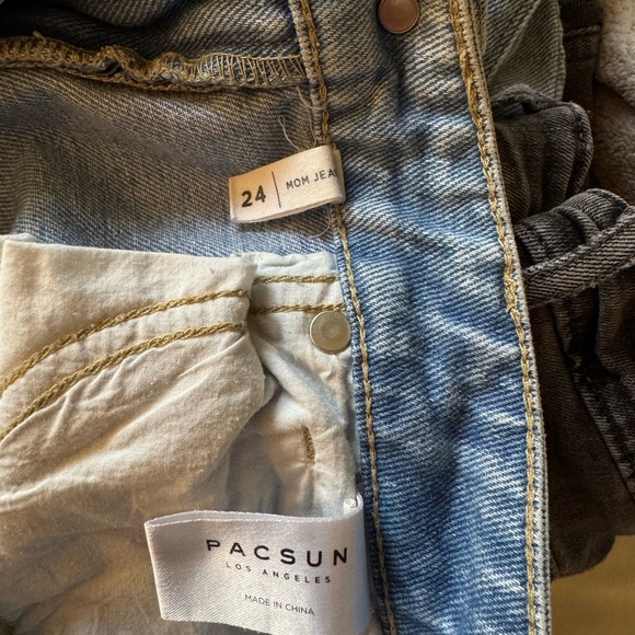 PacSun Blue Mom Jean Distressed Jeans - Picture 4 of 4
